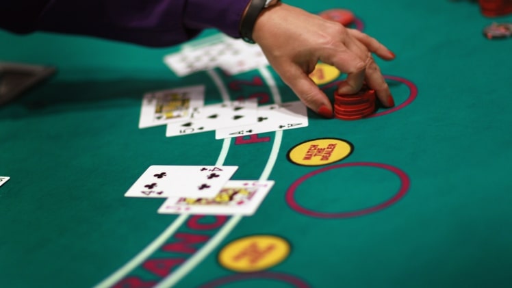 Blackjack Odds & House Edge Explained